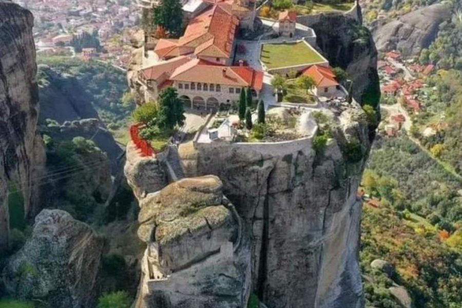 Volos – tour of Meteora – Athens