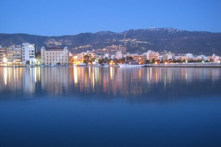 Volos-bynight